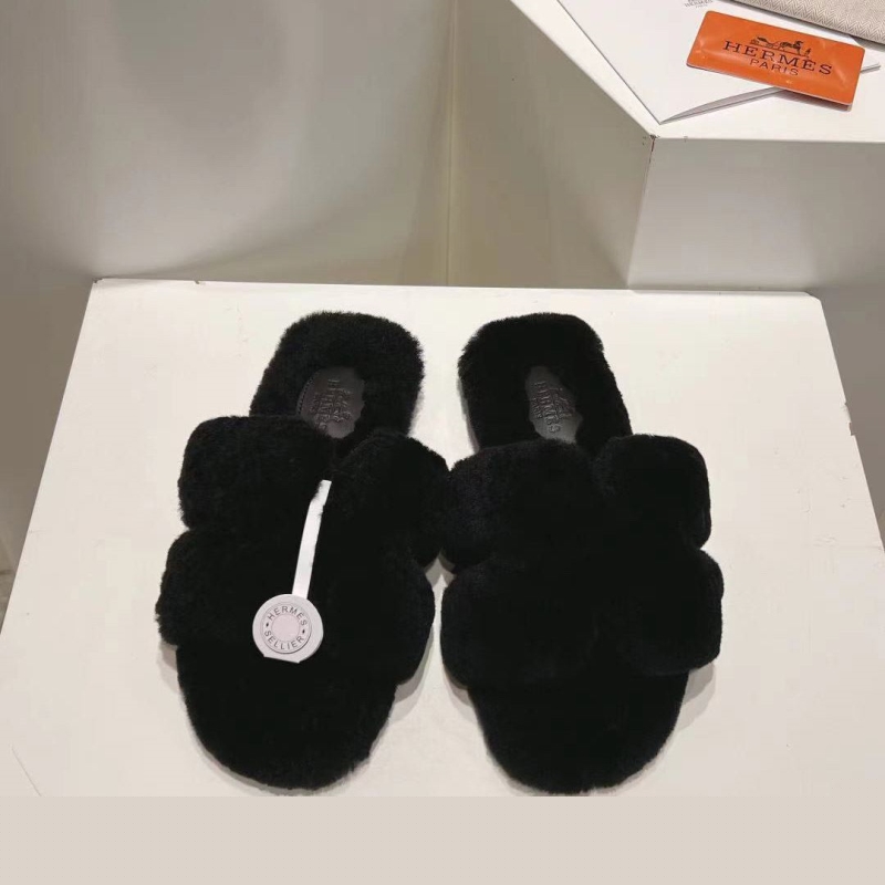 H**mes slippers